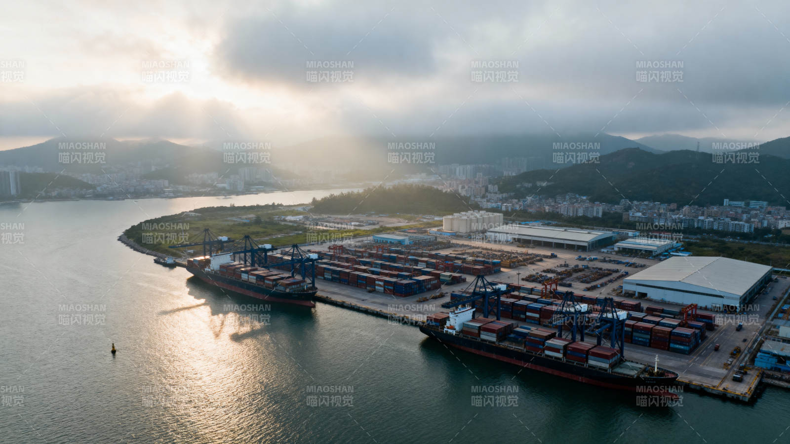 港口晨曦风光图片