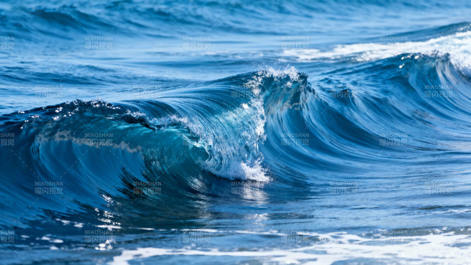 碧海翻涌图片