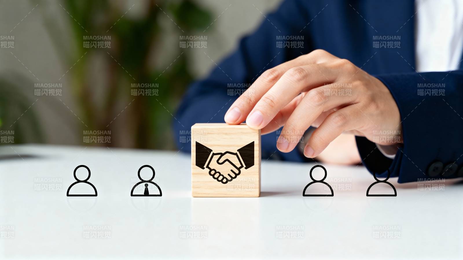 合作握手 共赢未来图片