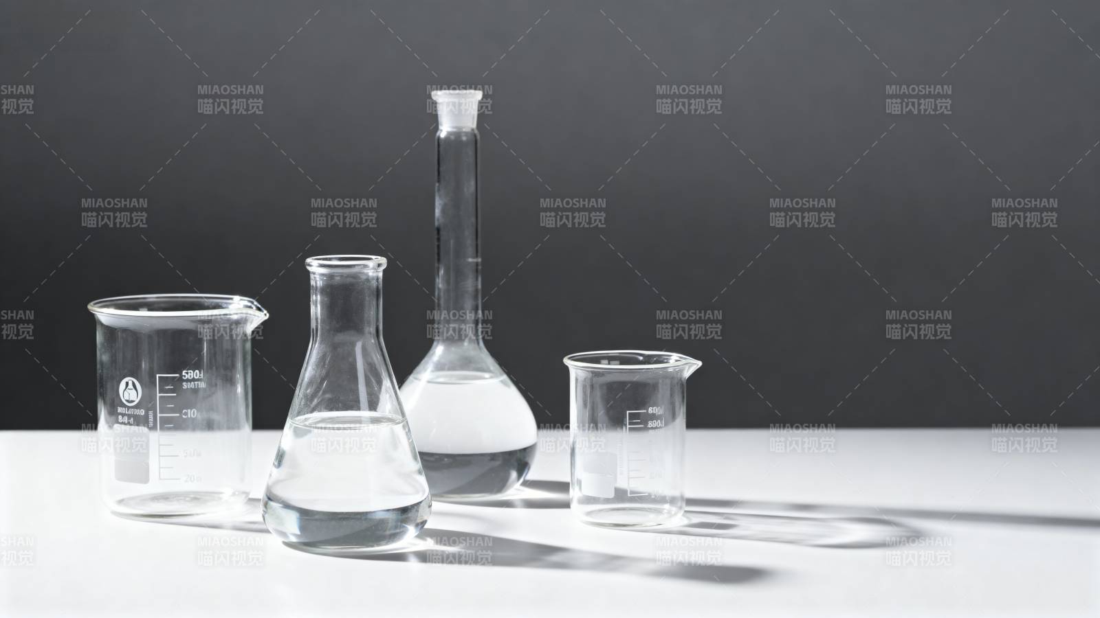 实验室玻璃器皿图片