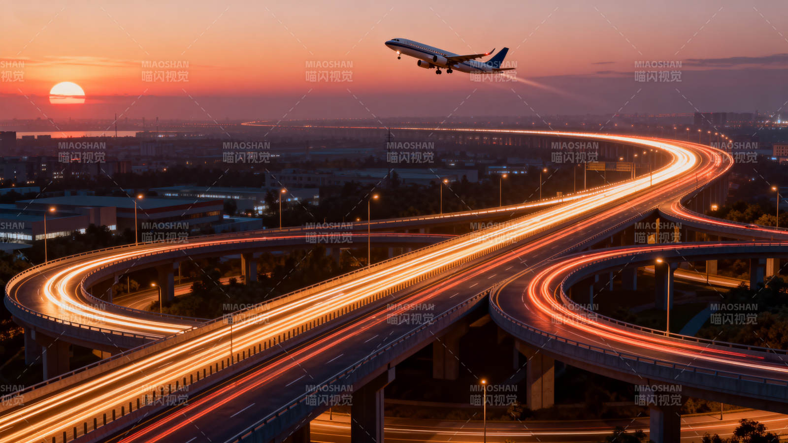 夕阳下的城市立交桥图片