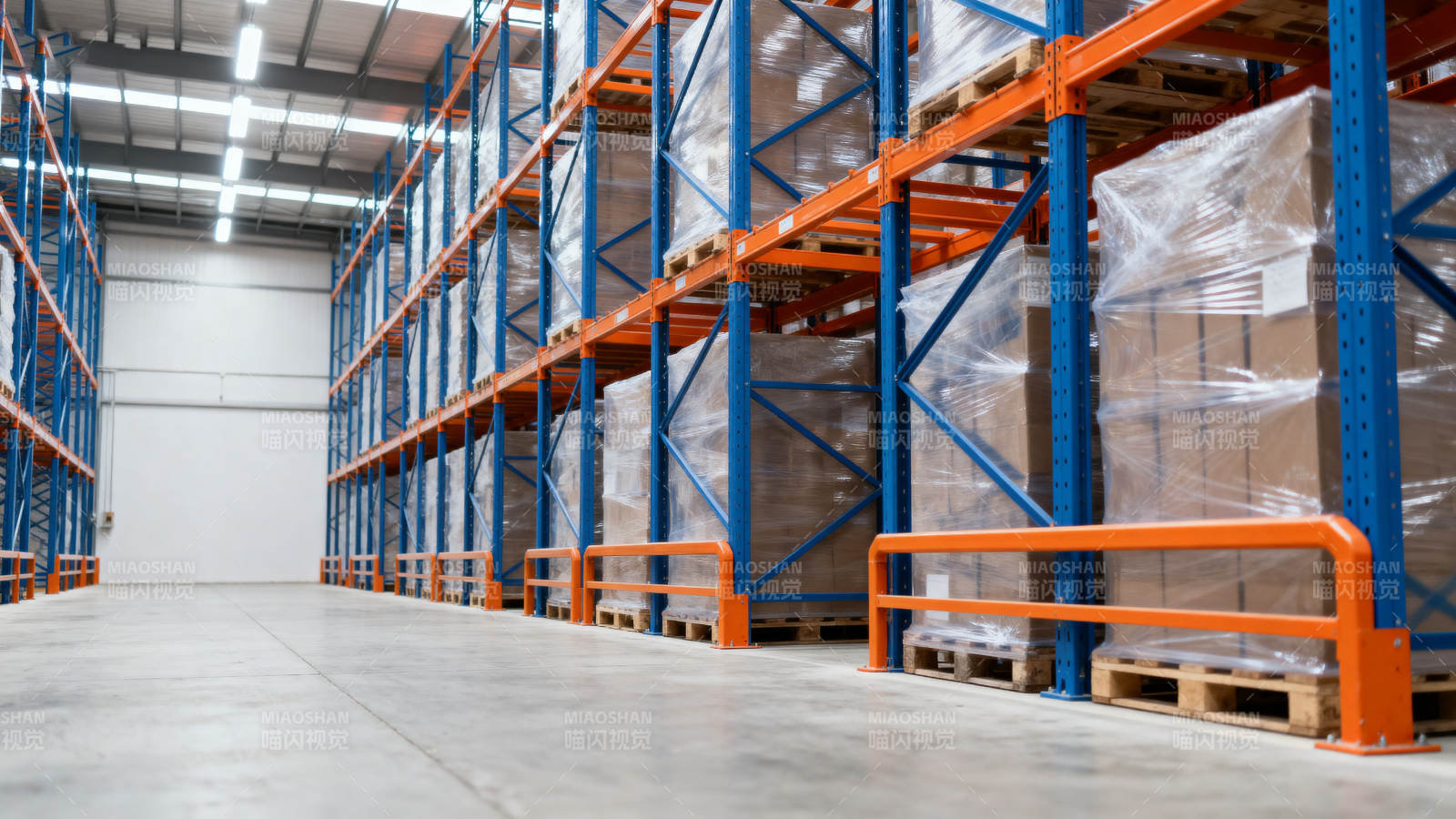 现代化仓库内部图片
