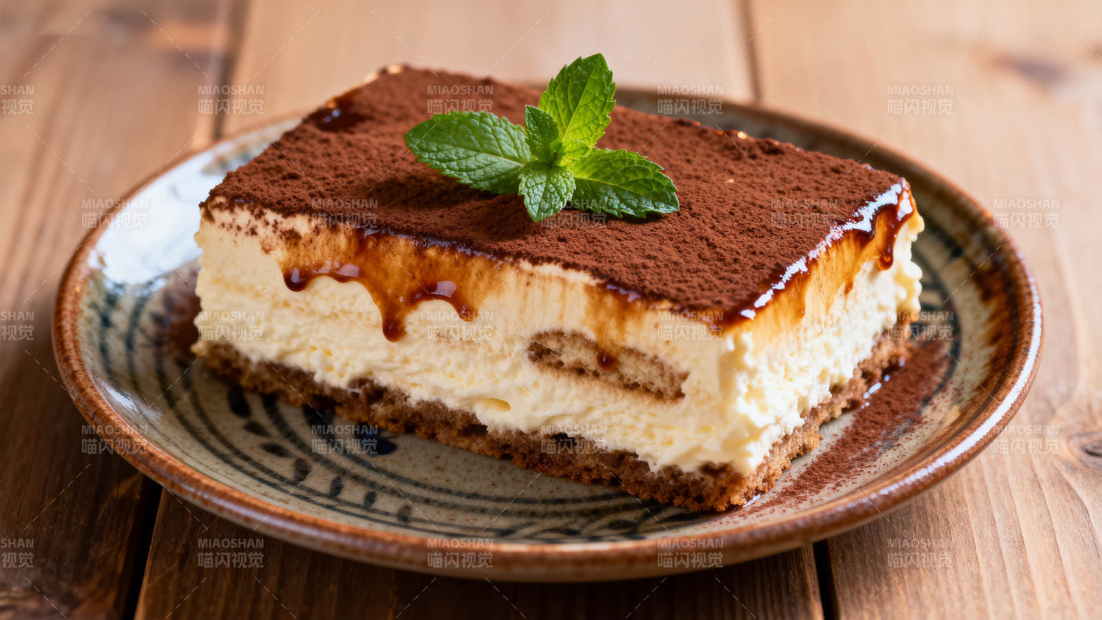 提拉米苏甜点图片