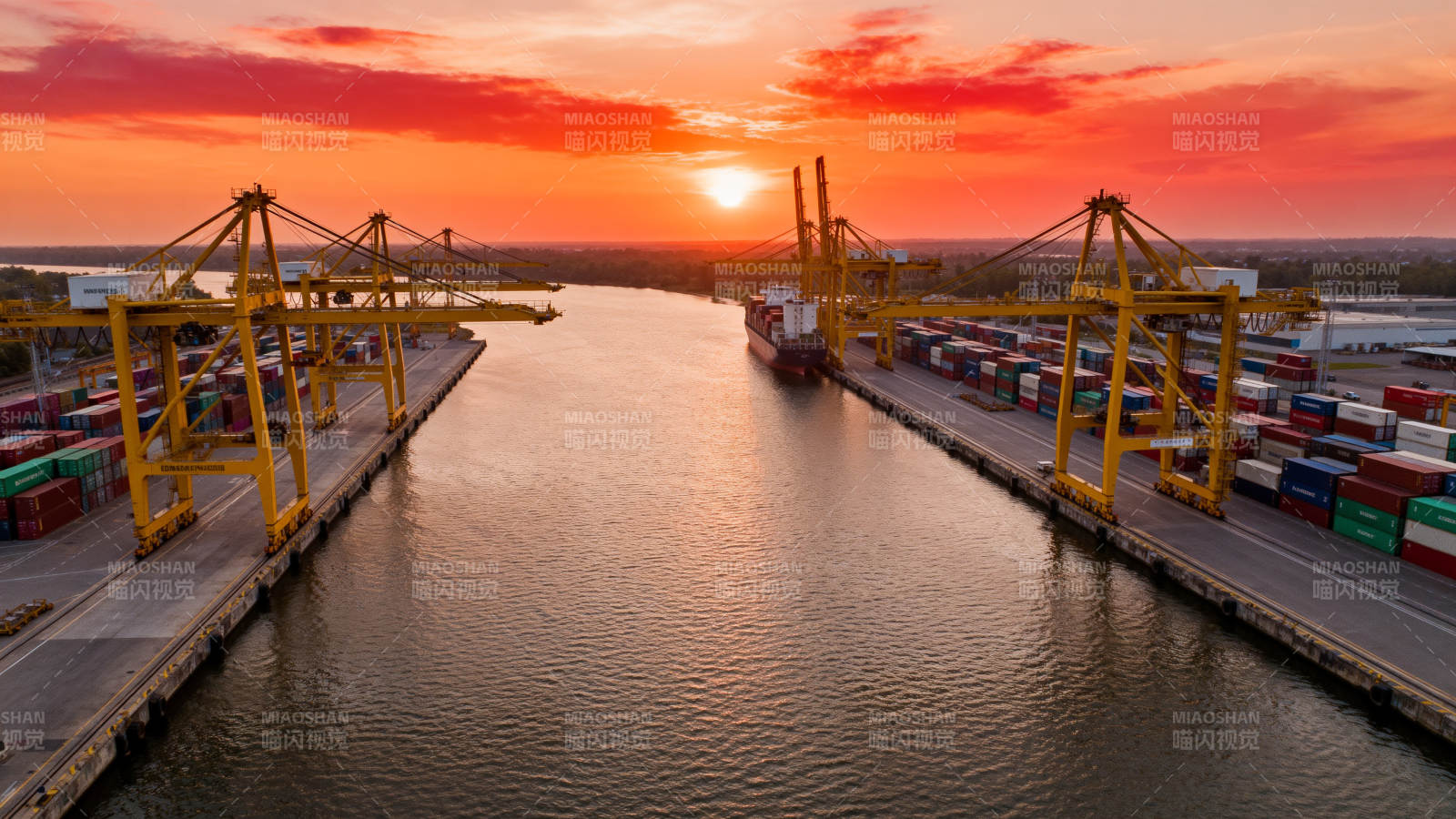 港口日落美景图片