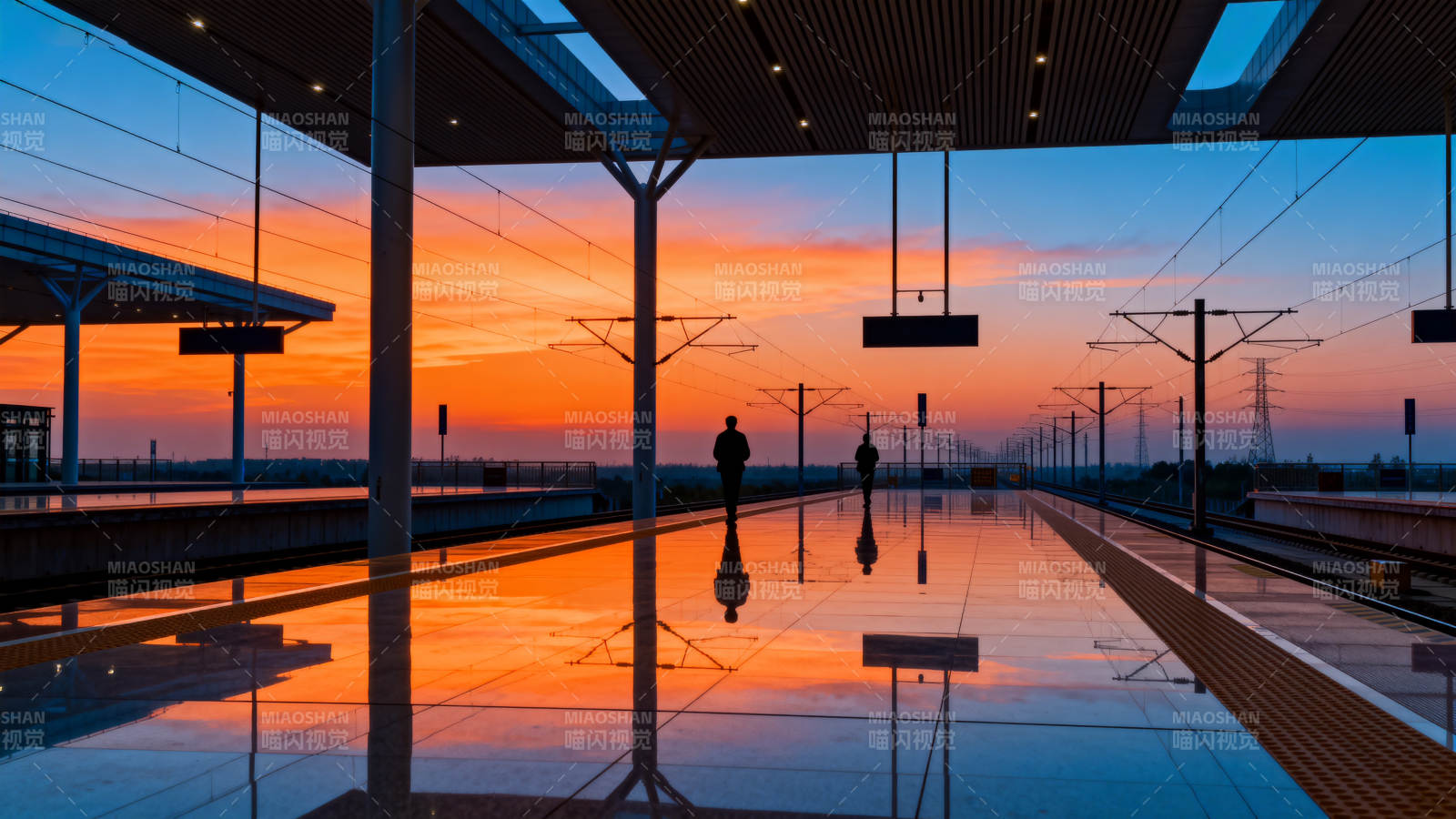 站台夕照图片