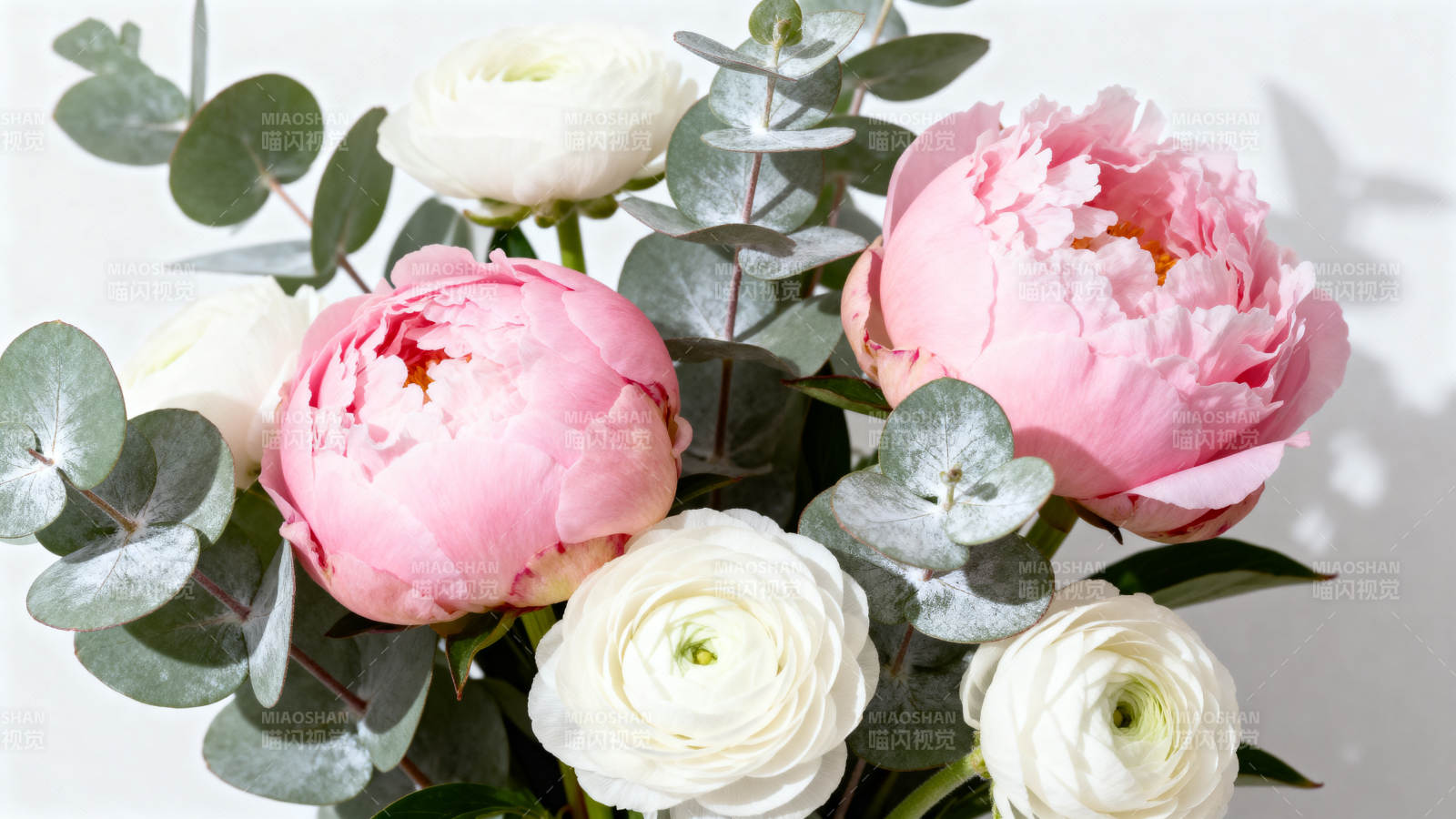 粉白花束静谧美图片