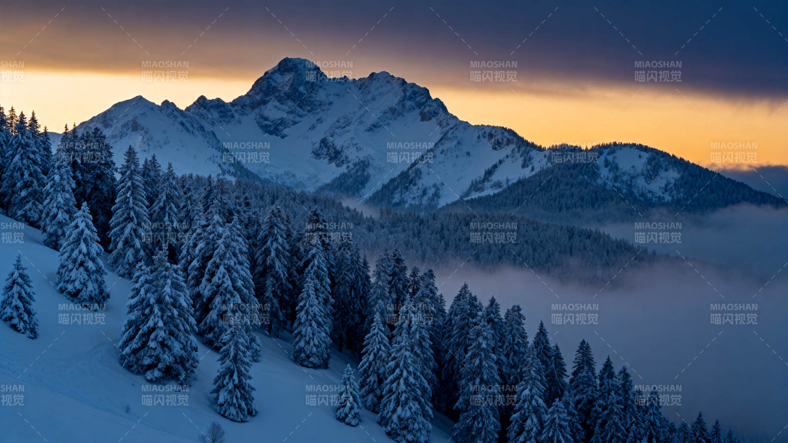 雪峰晨曦图片