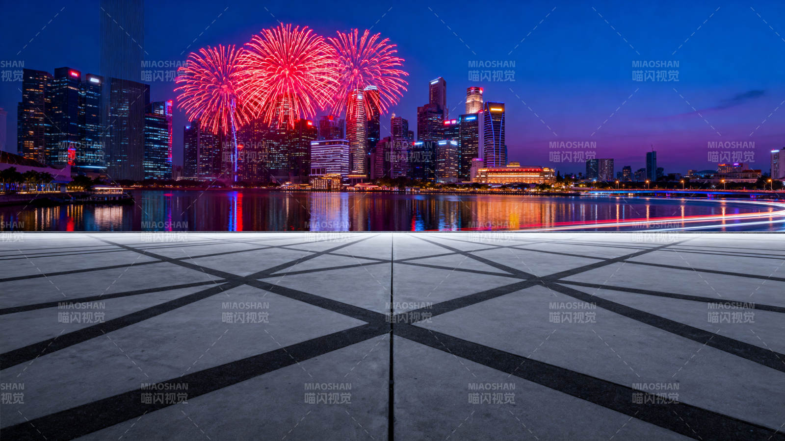 城市夜景烟花绽放图片