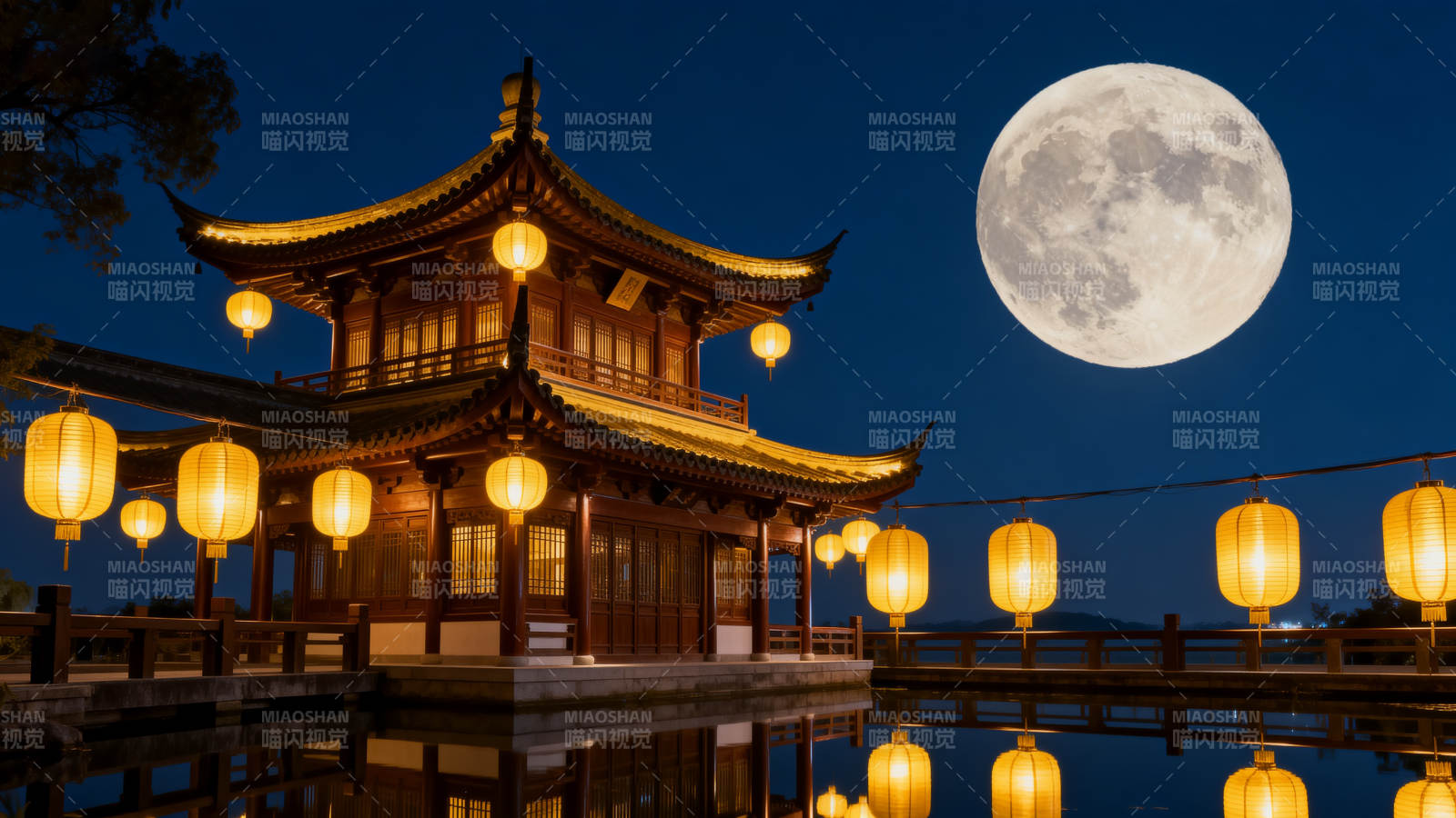 月下古亭映灯影图片