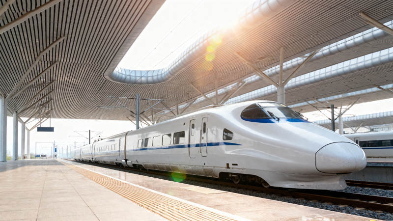 高速列车进站图片