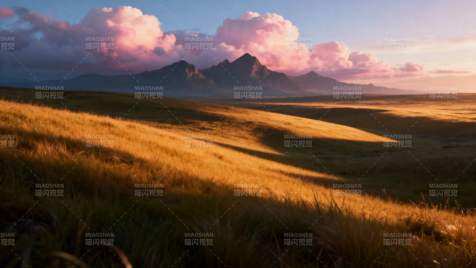 草原日落山影图片