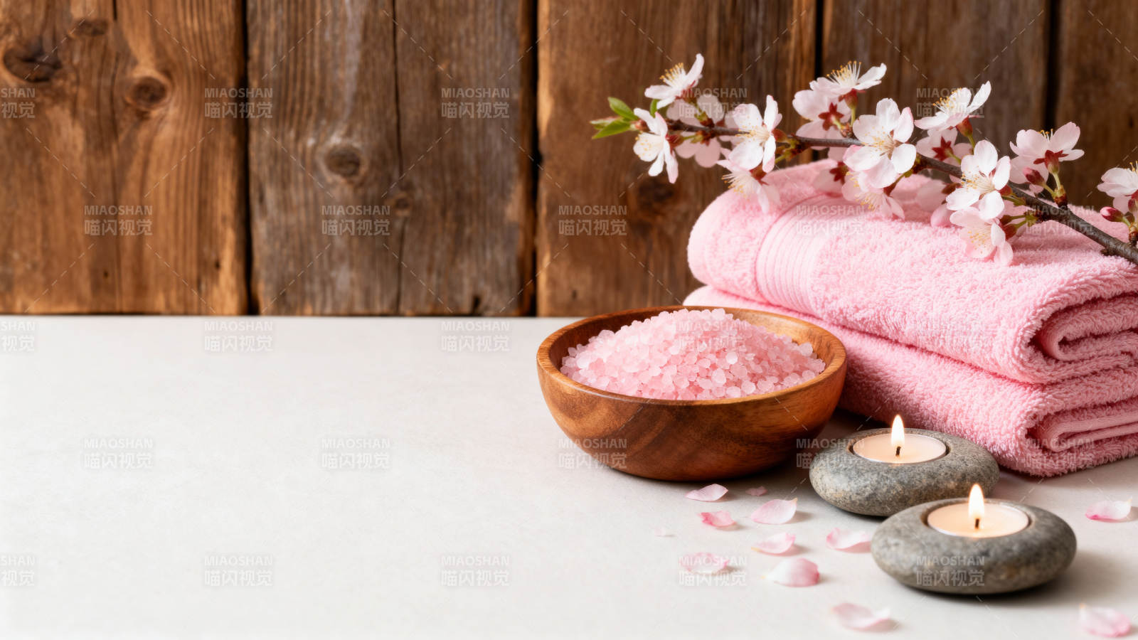 樱花浴盐香氛静谧图片