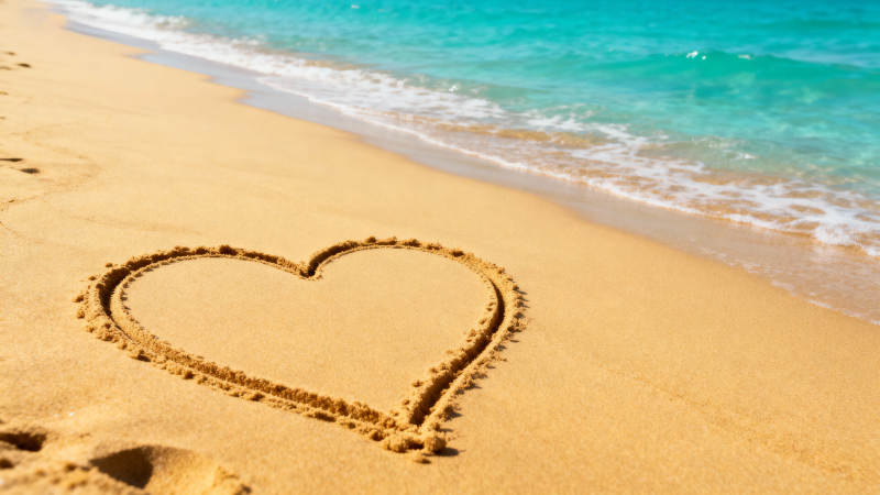 沙滩上的爱心图片