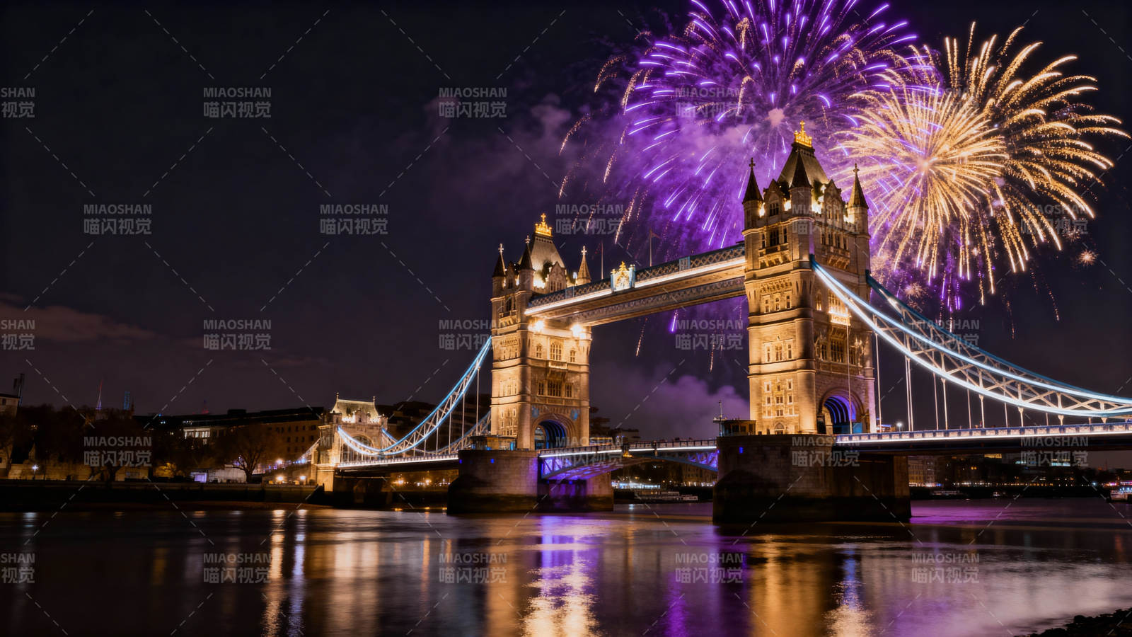 伦敦塔桥烟花夜景图片
