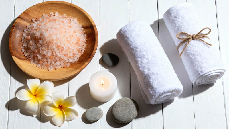 温泉疗养静谧时光图片