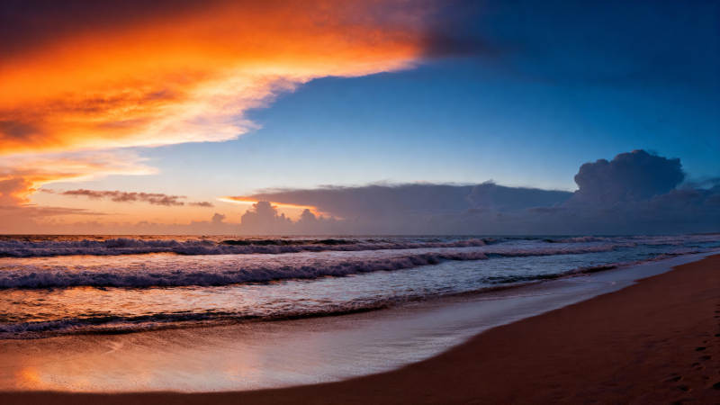 夕阳海滩美景图片