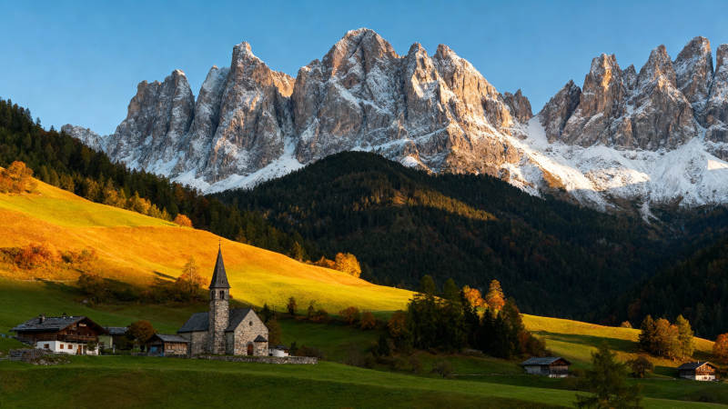 阿尔卑斯山下小教堂图片