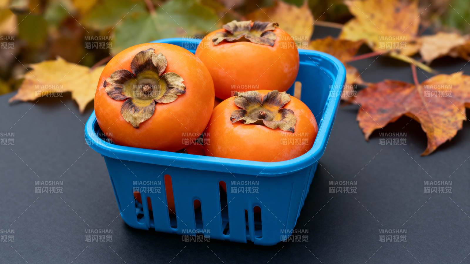 秋日柿子篮图片