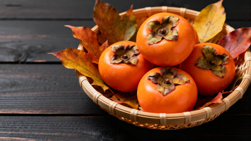 秋日柿子篮图片