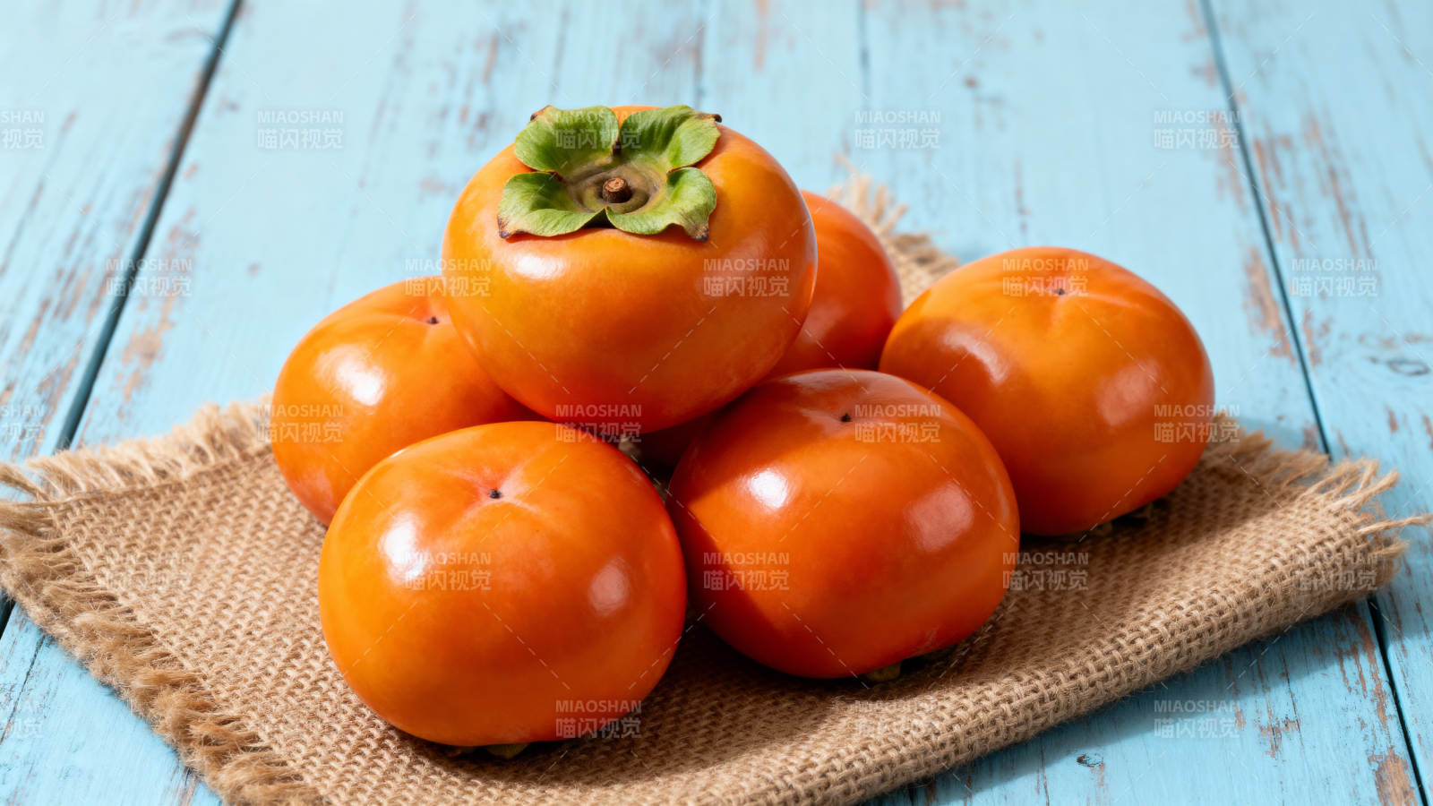 新鲜柿子堆叠图图片