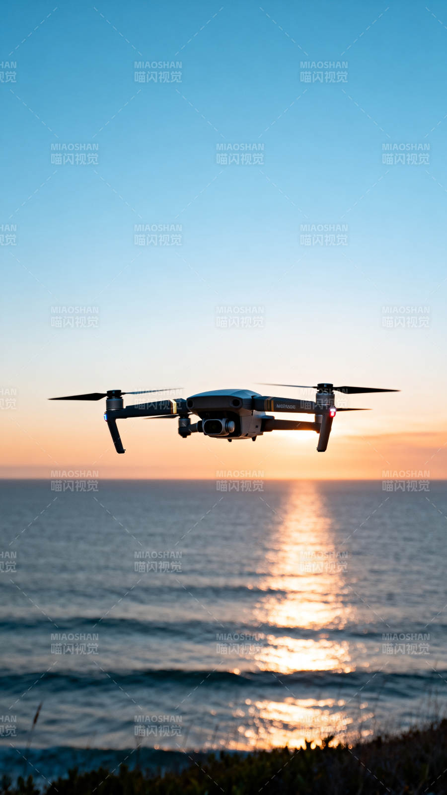 无人机航拍日落海景图片