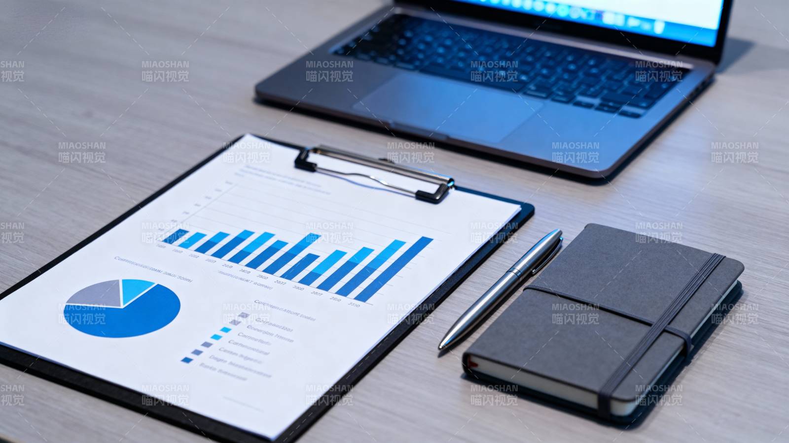 办公桌面工作场景图片