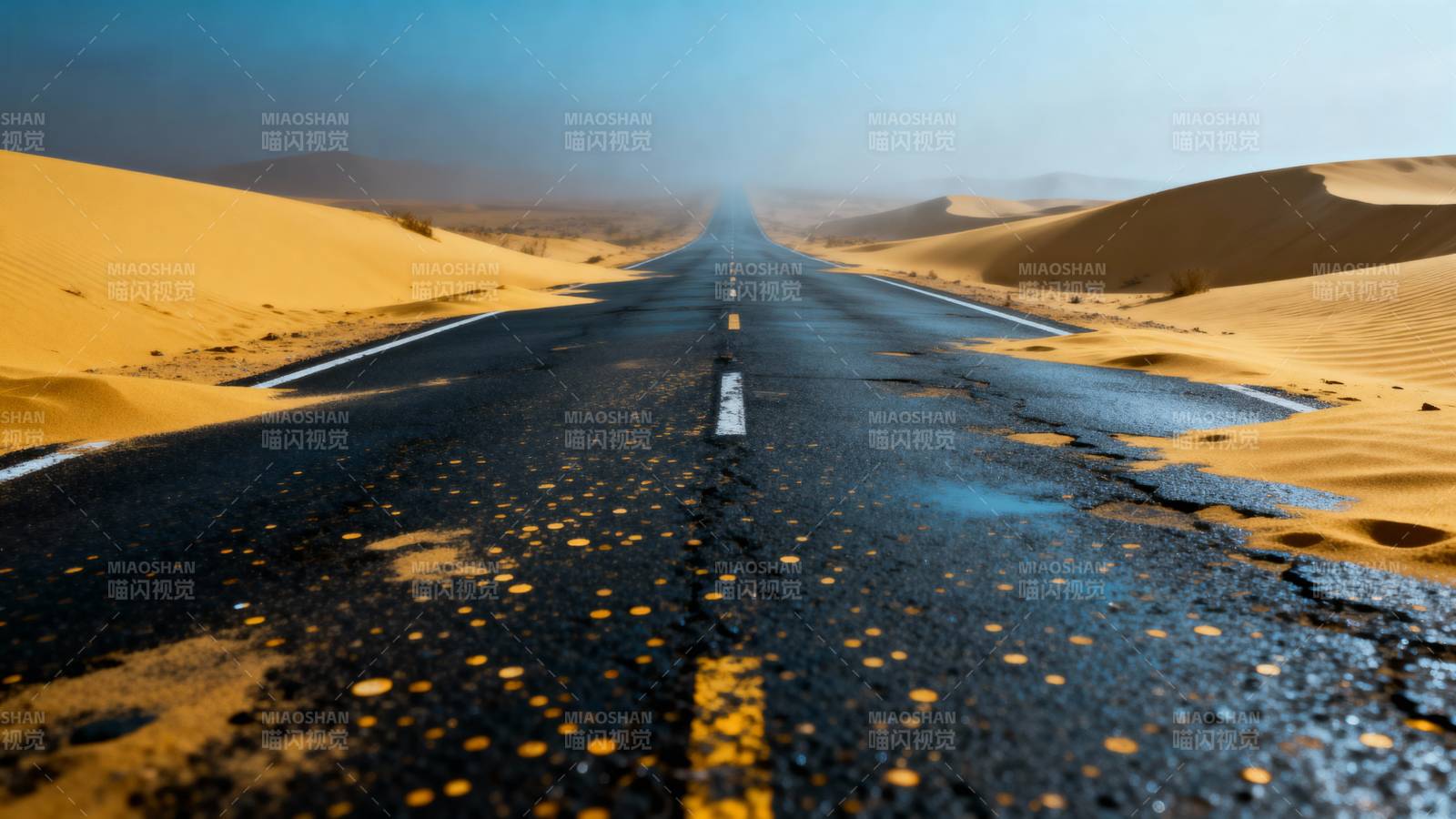 沙漠中的公路图片