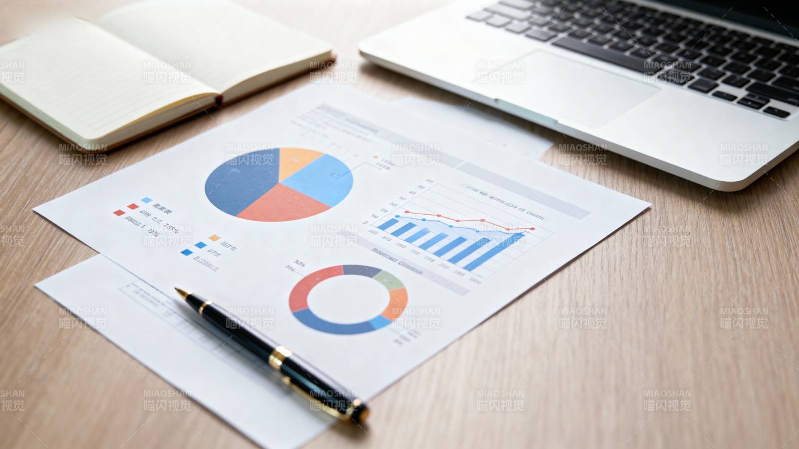 数据分析办公场景图片