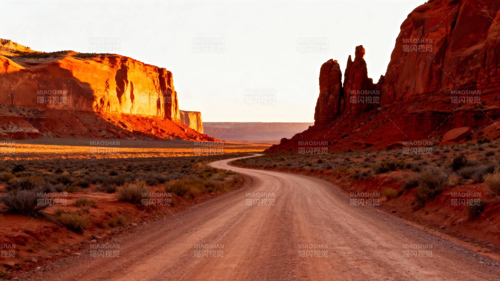 荒漠公路日落图片