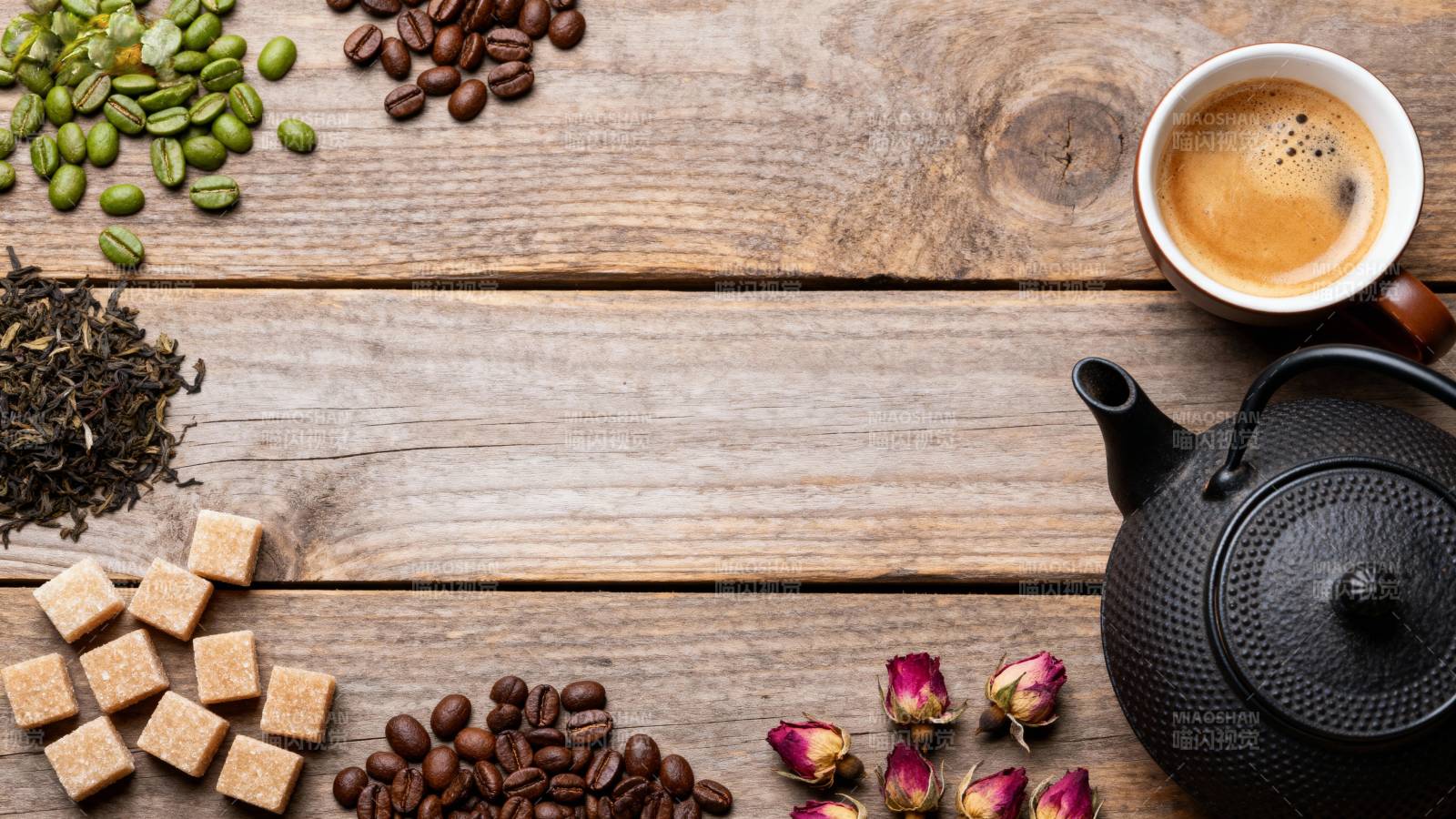 茶香四溢的木桌图片