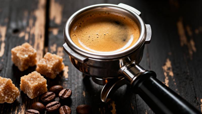 咖啡与糖块静物图片