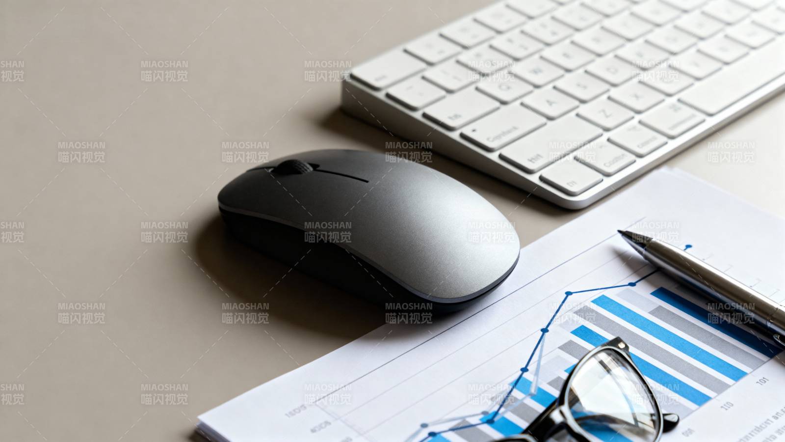 办公桌面特写图片