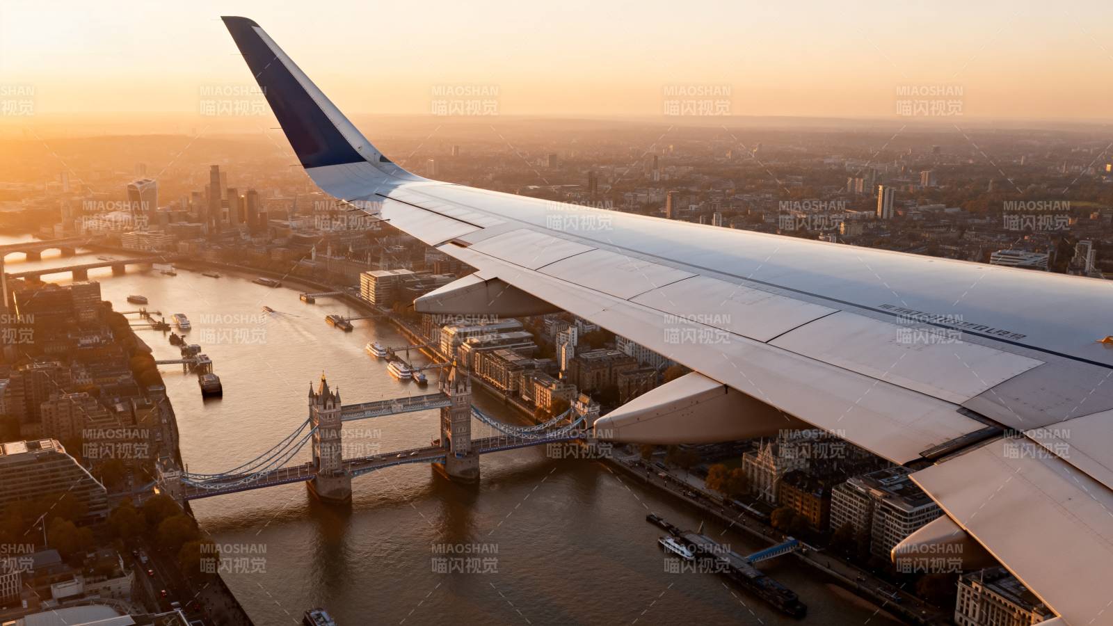 伦敦塔桥航拍美景图片