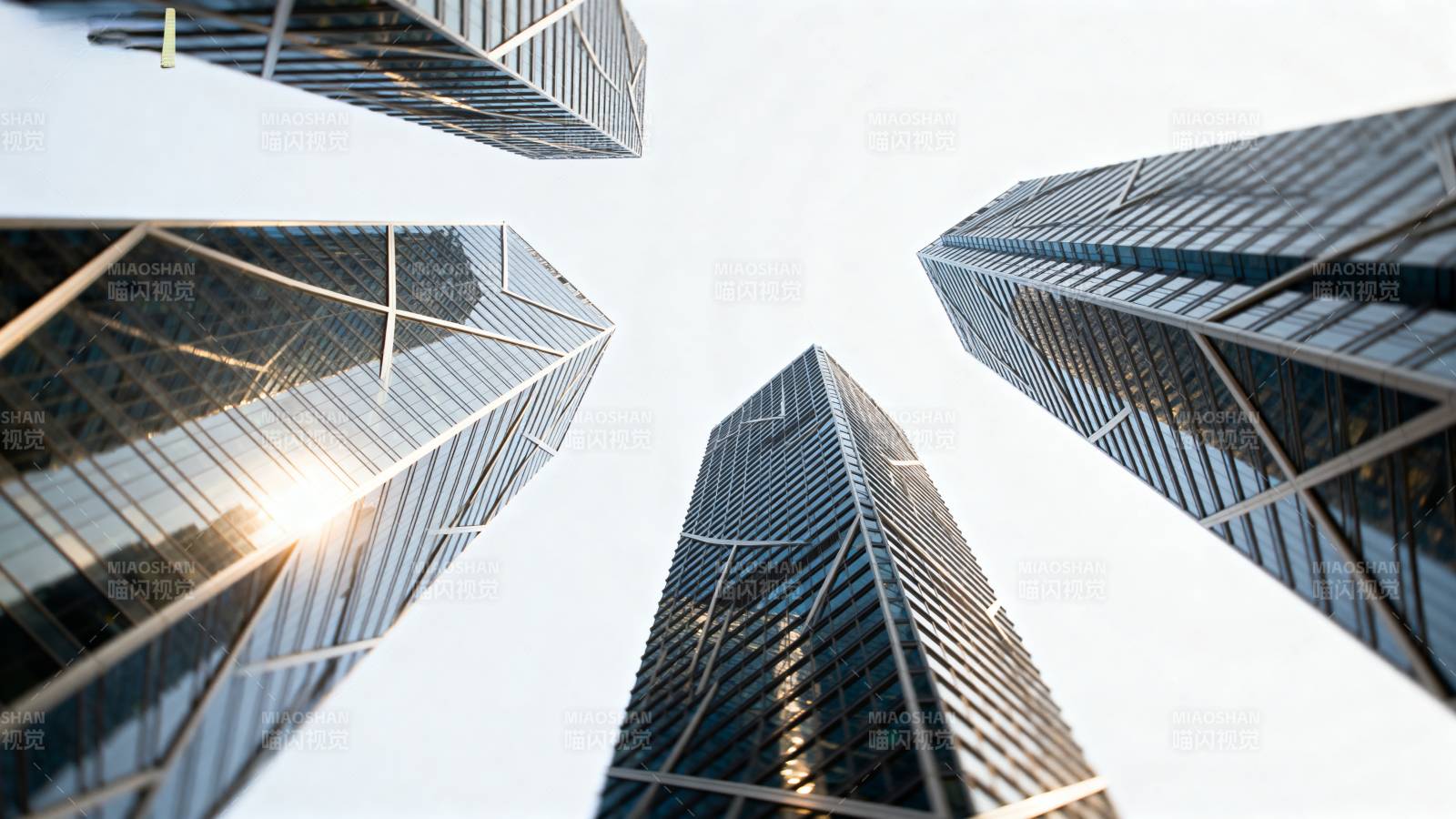 摩天大楼仰视图图片
