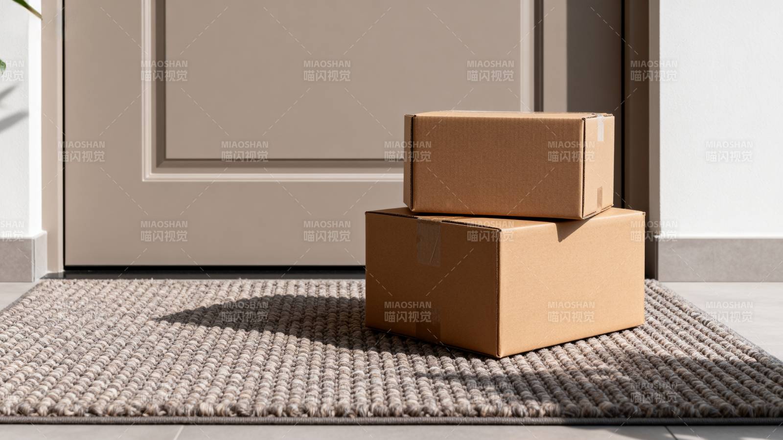 门口的快递包裹图片