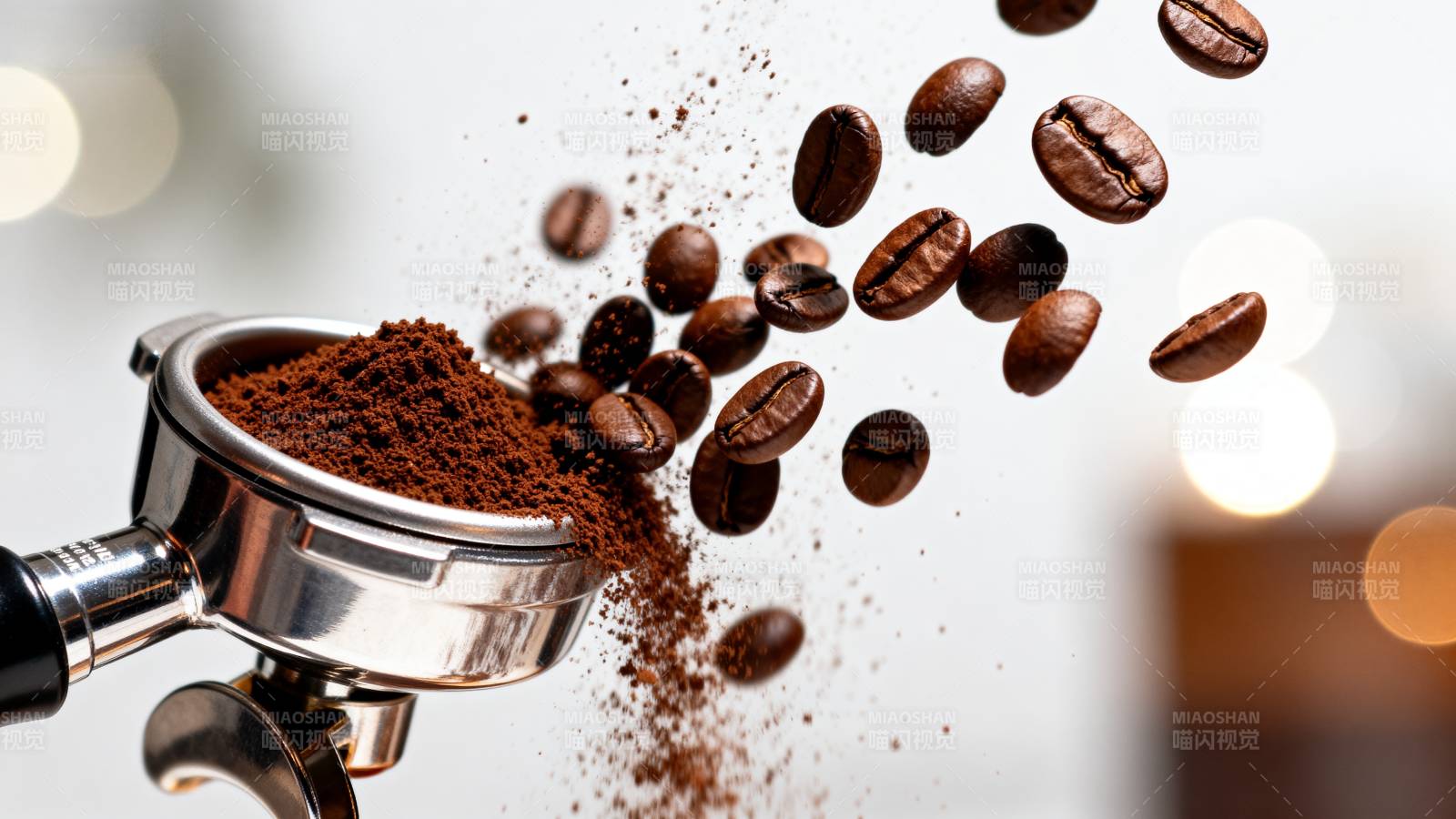 咖啡豆飞溅瞬间图片