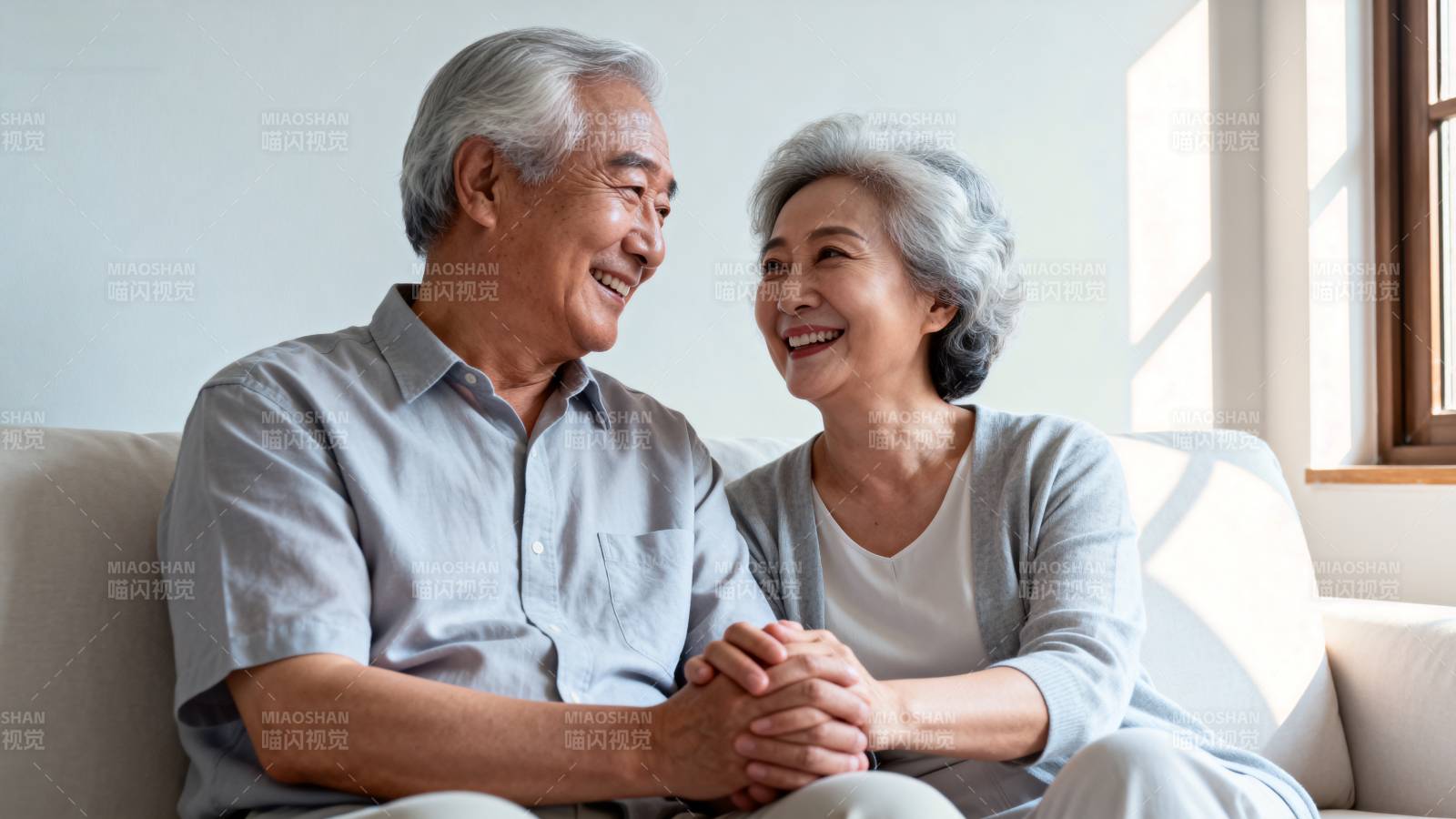 温馨相伴 笑对人生图片