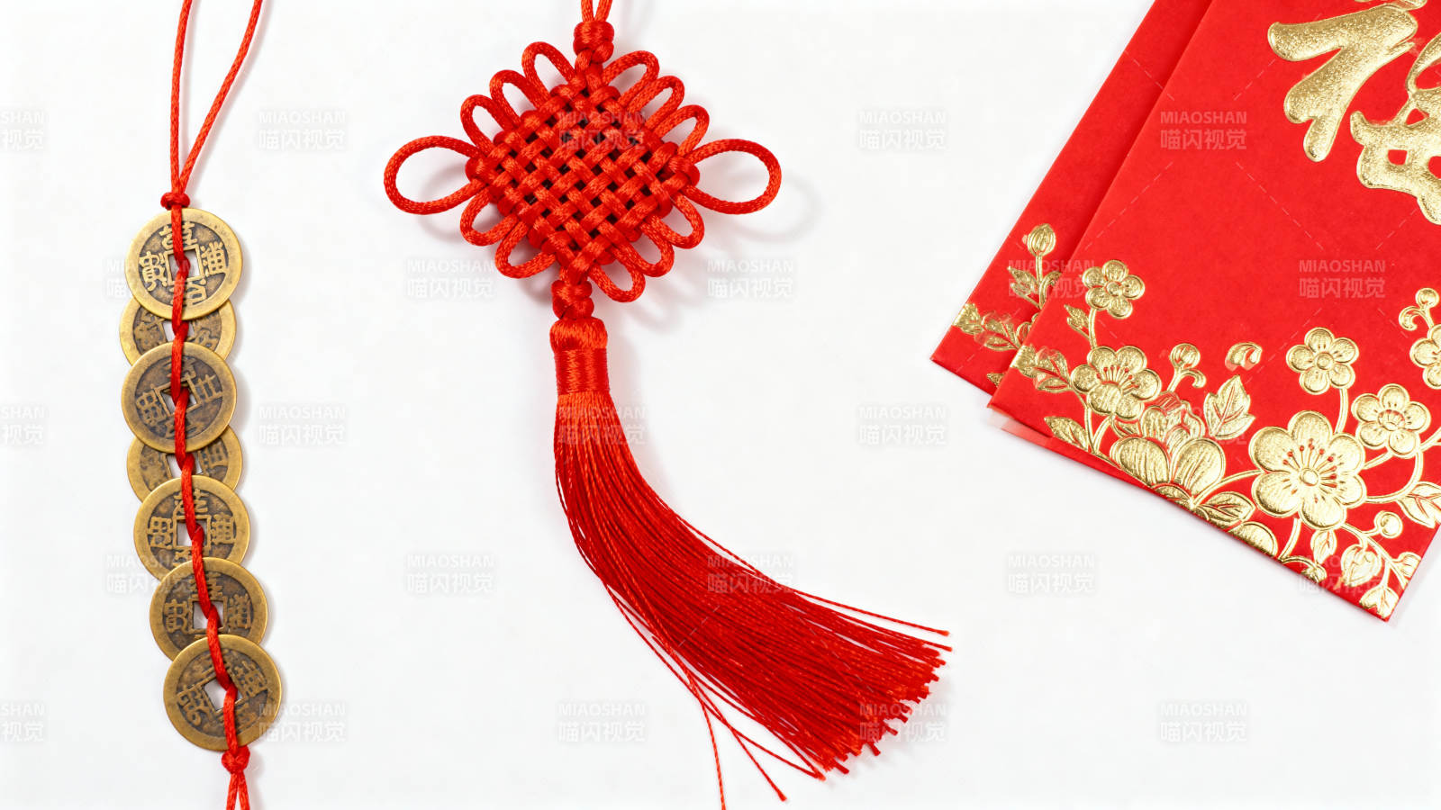 中国结与金币挂饰图片