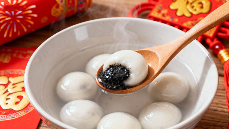 汤圆黑芝麻馅图片