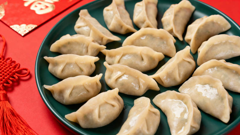 饺子宴客迎新春图片