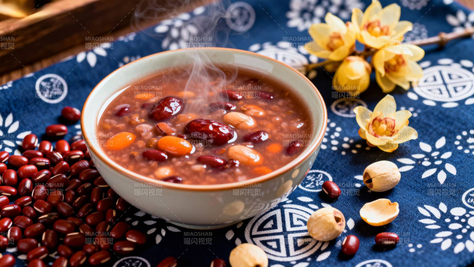 热腾腾的红豆粥图片