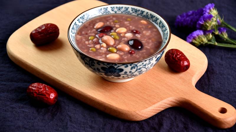 八宝粥配红枣图片