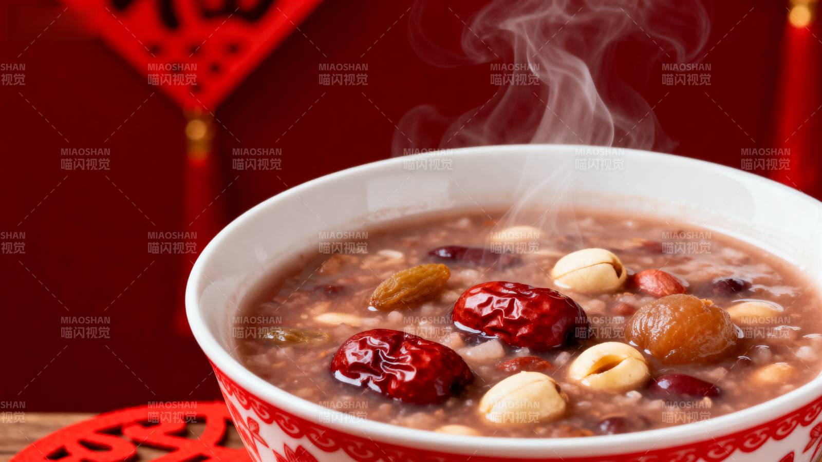 热腾腾的八宝粥图片