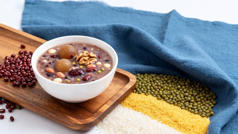 八宝粥配五谷杂粮图片