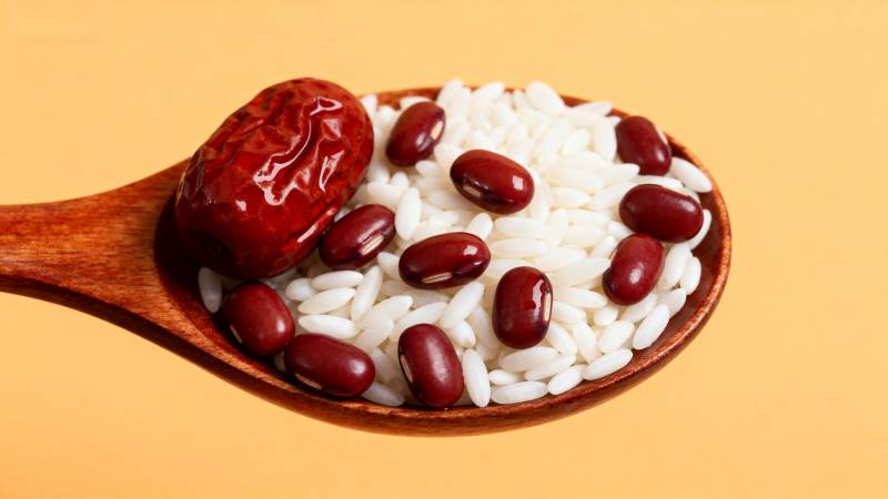 红豆糯米勺中盛图片