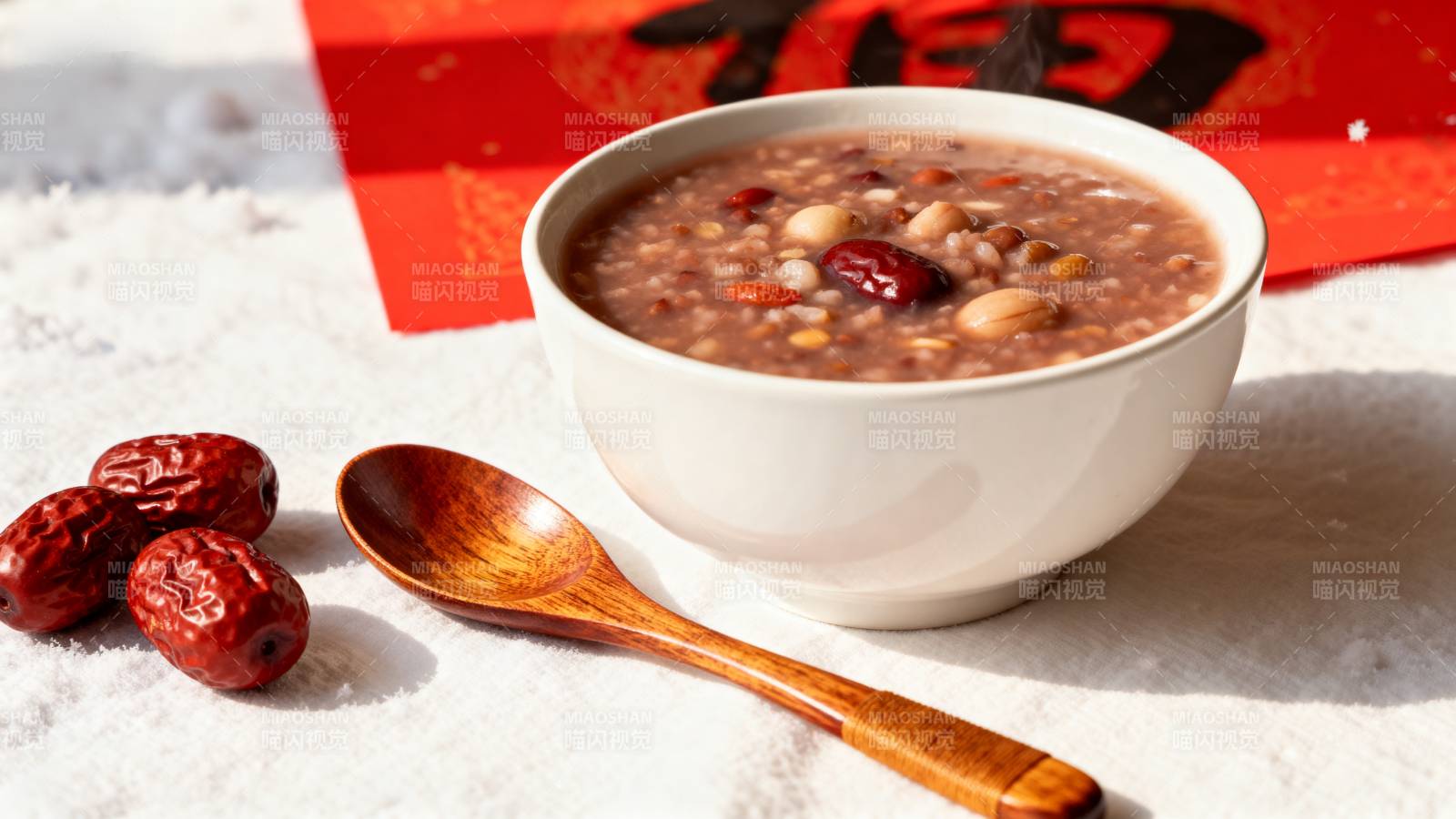 腊八粥配红枣图片