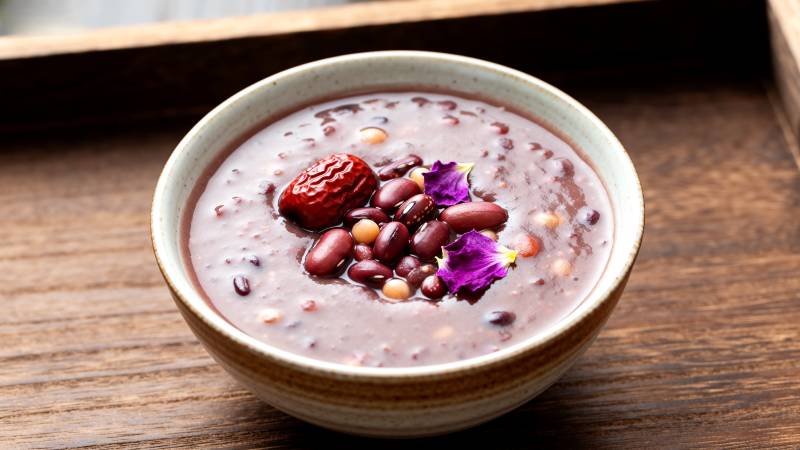 红豆粥配紫花图片