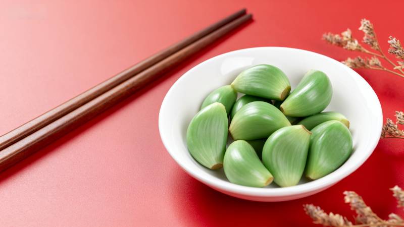 青蒜头配筷子图片