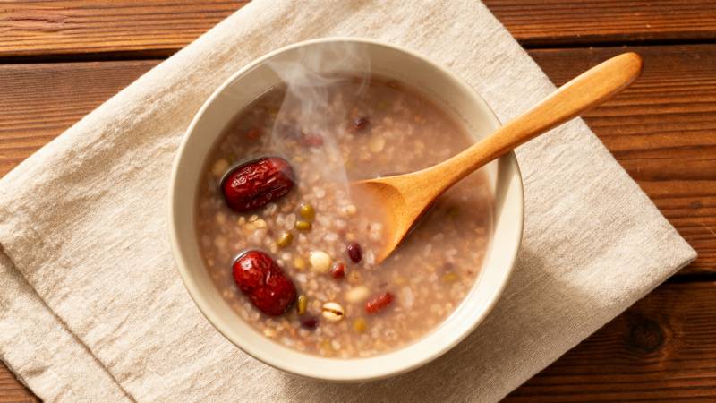 热腾腾的八宝粥图片