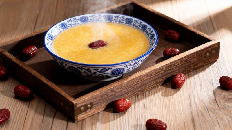 热腾腾的红枣粥图片